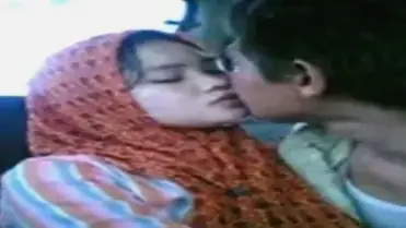 Cewek Dipaksa Rekam Video Ngentot Brutal Becek